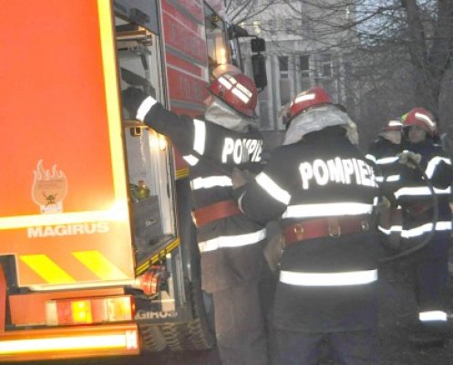 Pompierii au intervenit la Hotelul Prahova din Saturn